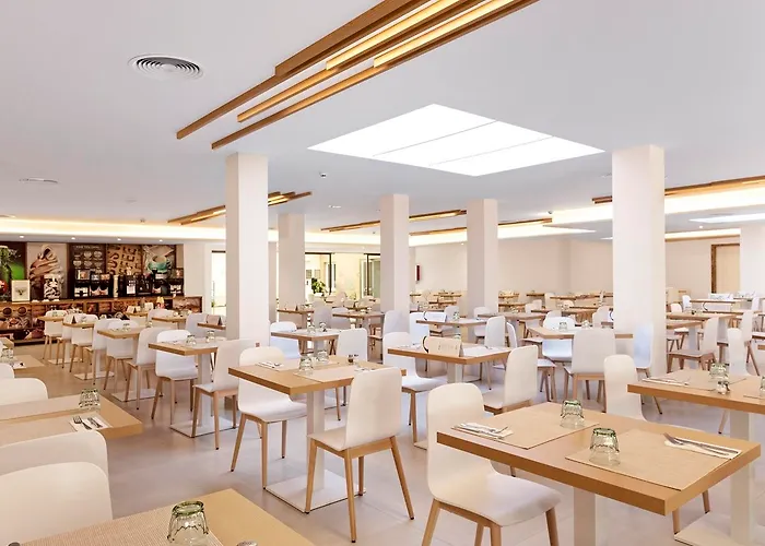 Отель Thb Cala Lliteras - Adults Only 4*